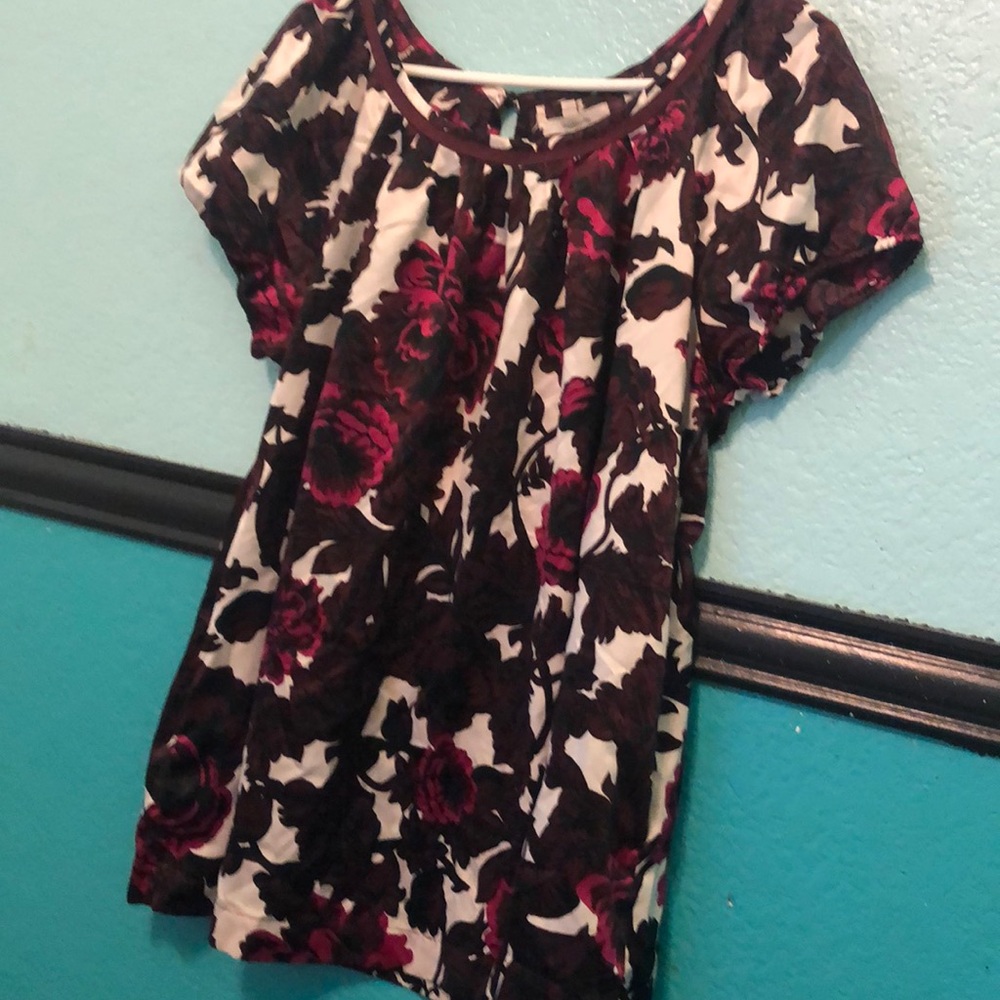 Old navy maternity shirt